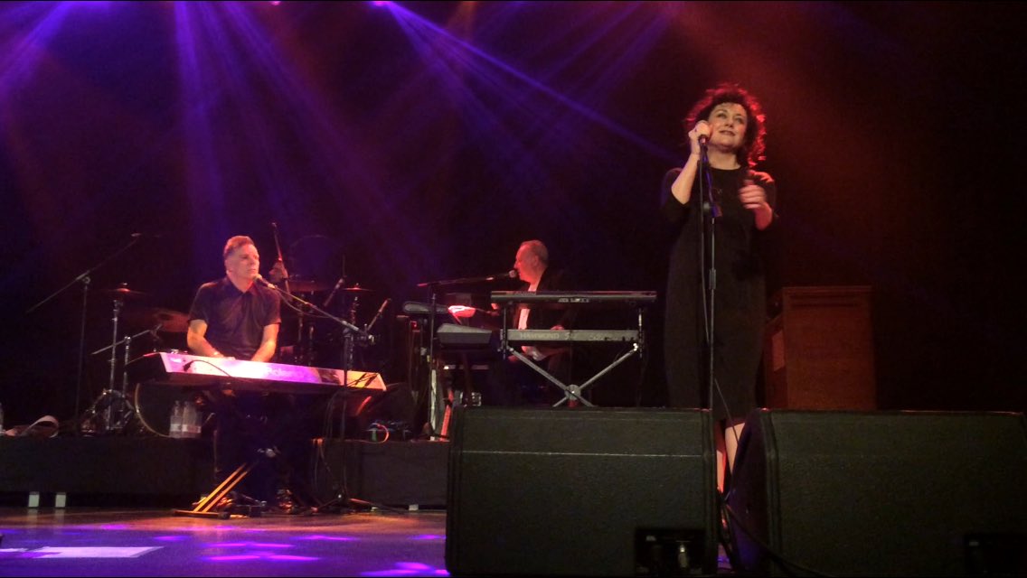 lucia2tg's tweet photo. BIG THANK YOU @deaconbluemusic @rickyaross  @DougieVipond Lorraine, James, Gregor and Lewis for a fantastic concert tonight in Madrid 🇪🇸 
There’s the rest
And there is you 💙
#32yearsandcounting https://t.co/FMofs1Nwxi