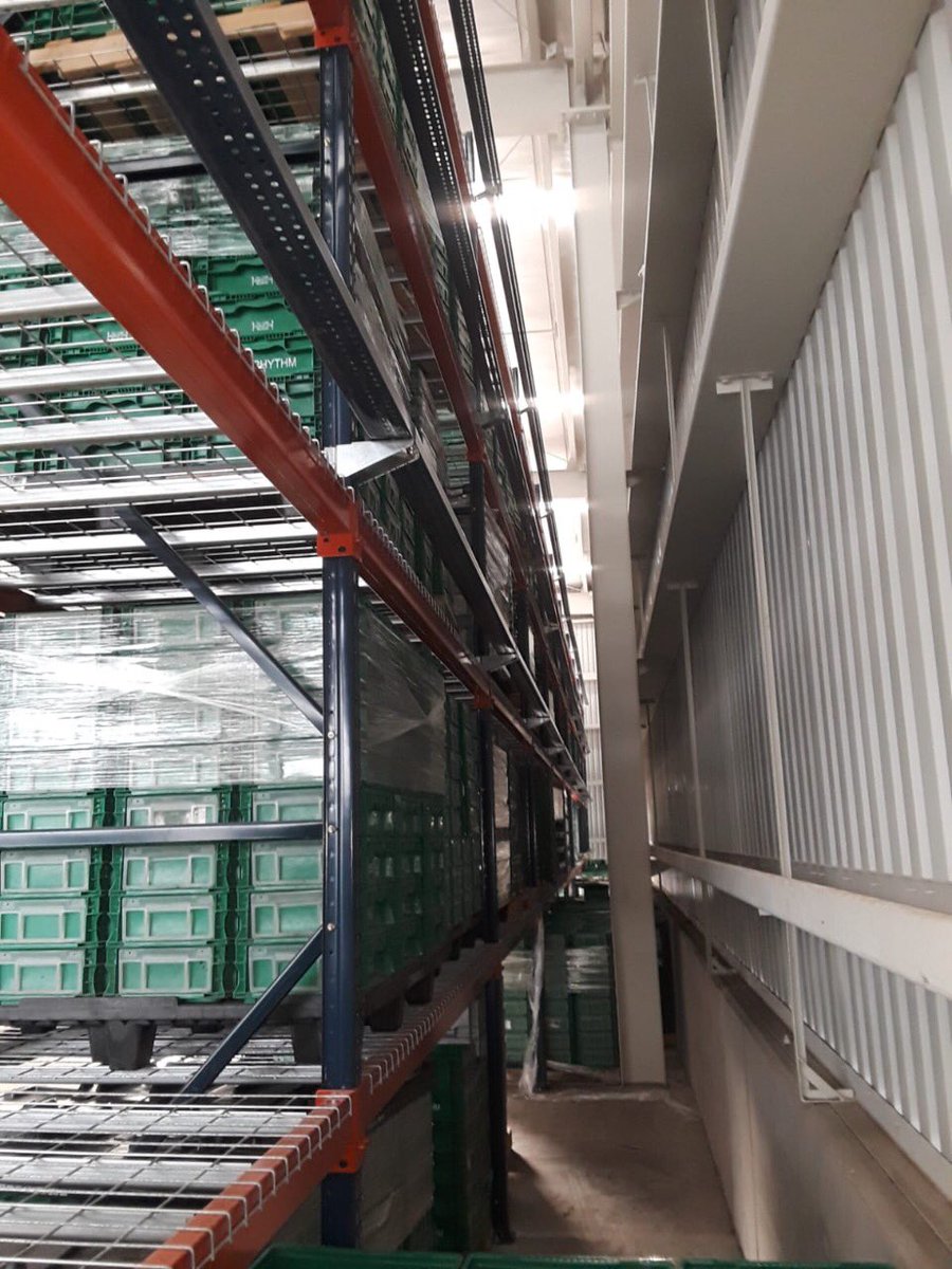 CastajiOficial's tweet photo. El sistema de almacenaje mas común es el #RackSelectivo, aquí compartimos la instalación realizada en #THK en la cual se hace notar la calidad de servicio que brindamos #GarantíaYCalidad #CastajiTeam #GoodWork #ClienteSatisfecho #TrabajandoMejorCadaDía #Diciembre https://t.co/zcDSqZHeJd