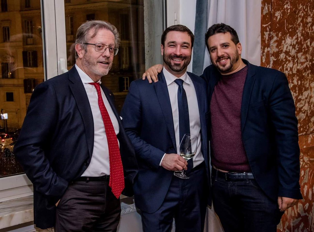 IntiDiplomat's tweet photo. Condividiamo con voi, le foto della splendida serata organizzata dalla INTI Diplomatic Service per i #GiovaniDiplomatici presso il Sina Bernini Bristol! 
Un particolare ringraziamento al nostro amico Marion Reyes e al Direttore Gaetano Torino. https://t.co/2QcwxUYDSs