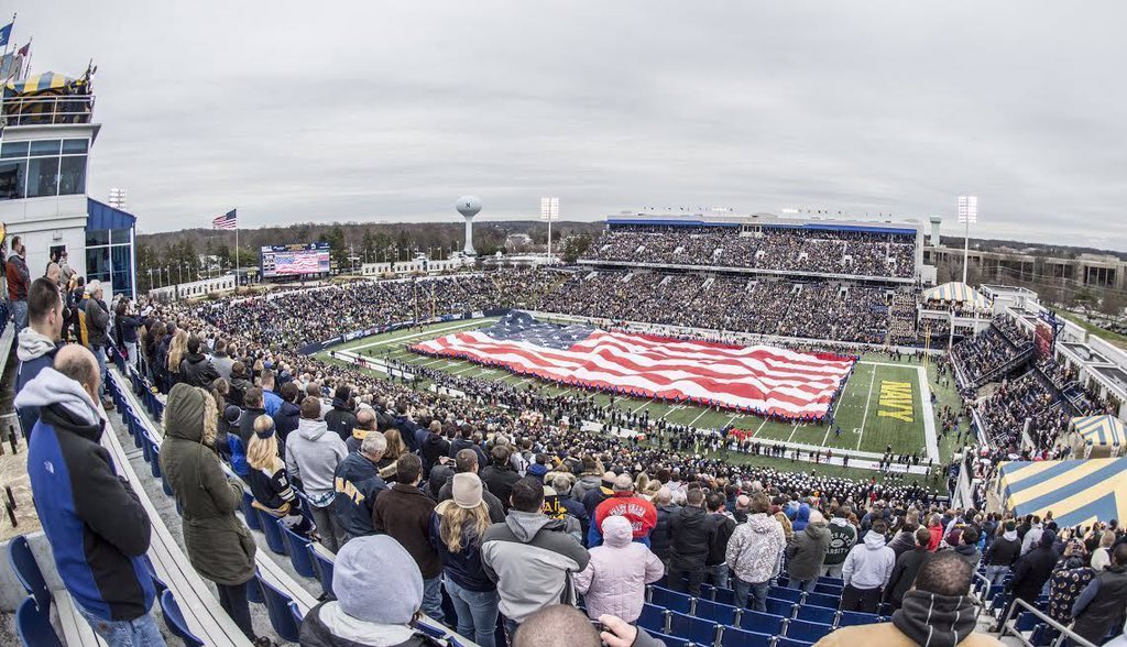 HaydenEllinger's tweet photo. After speaking with @PJVolker I am honored to say I have received an offer from THE UNITED STATES NAVAL ACADEMY 🇺🇸  @NavyFB @NAVYCoachKen #Danger20one https://t.co/MrRkI3kAj6
