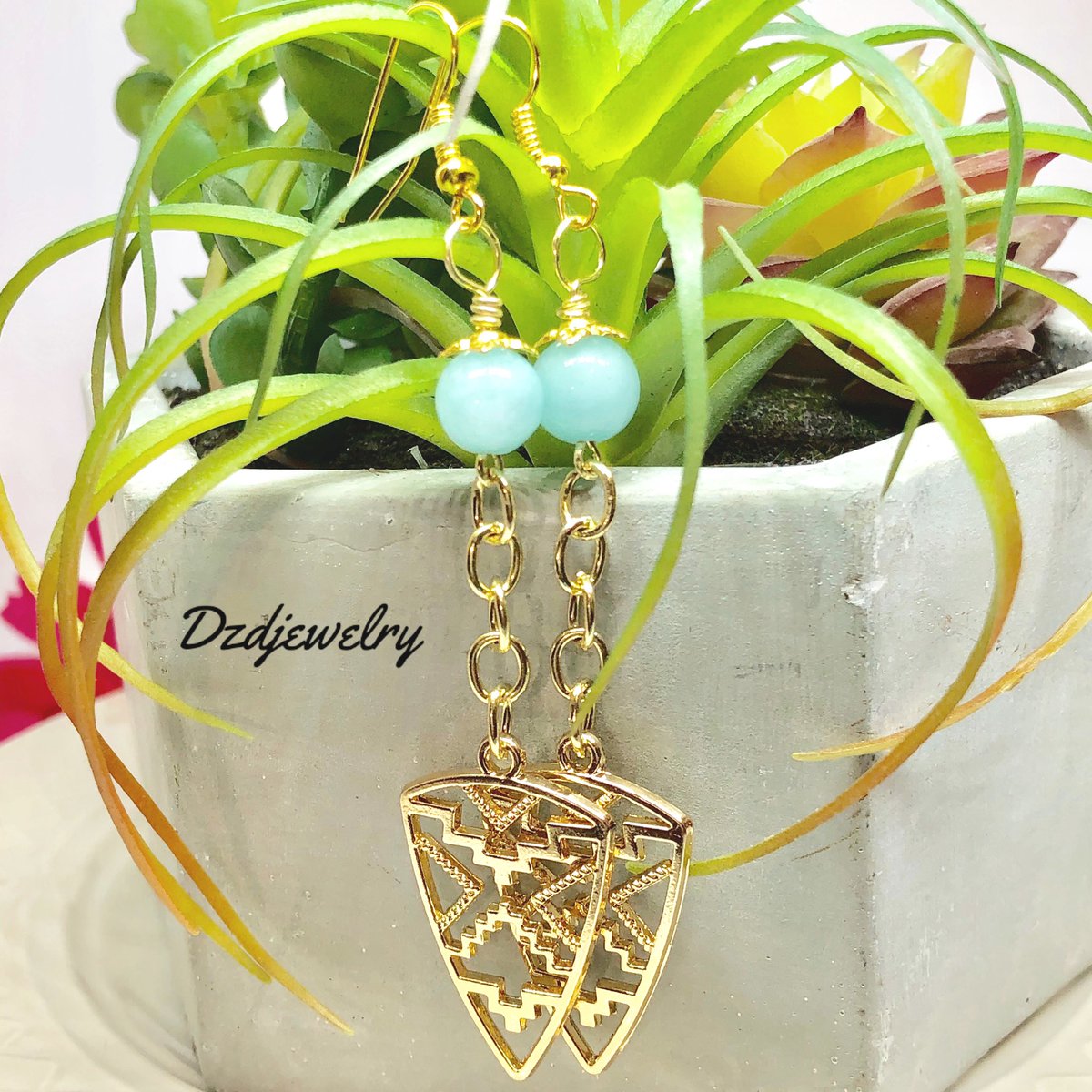 dezdmc1981's tweet image. 💠Sky-Blue Beauty! 💎Hey Friends, Looking for a great pair of Earrings to Dress up or Wear Casual! 💠You’ll Love these Sky-Blue Quartz Earrings accented with Beautiful Southwest Gold Pendants. #earrings #bluequartz #etsyjewelry #gemstonejewelry #jewelrylovers #handmade