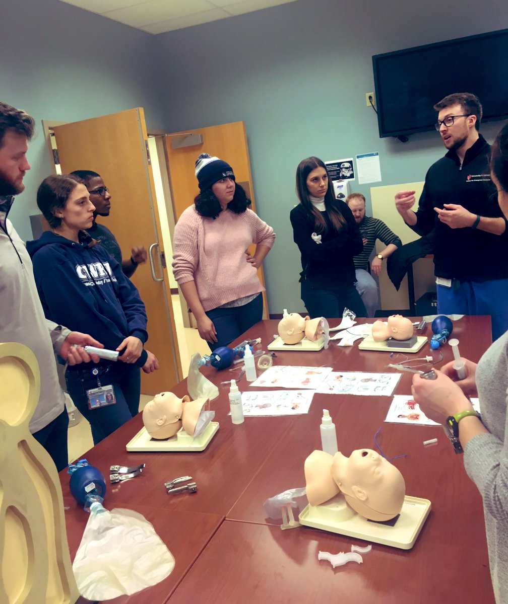 lmccaff120's tweet image. .@andr3wsch8ub teaching some airway management pearls to @CWRUSOM students at our @UHCMC_ED/#EMIG workshop. @mjstull, you’d be proud