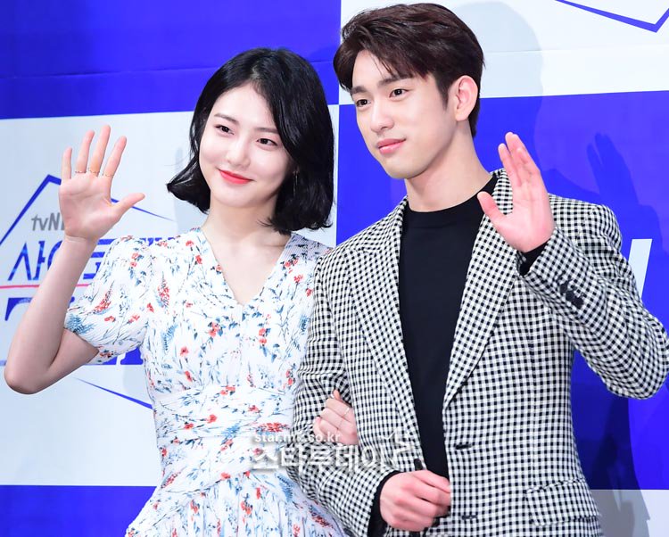 D0304qcVAAAoc5s.jpg:orig