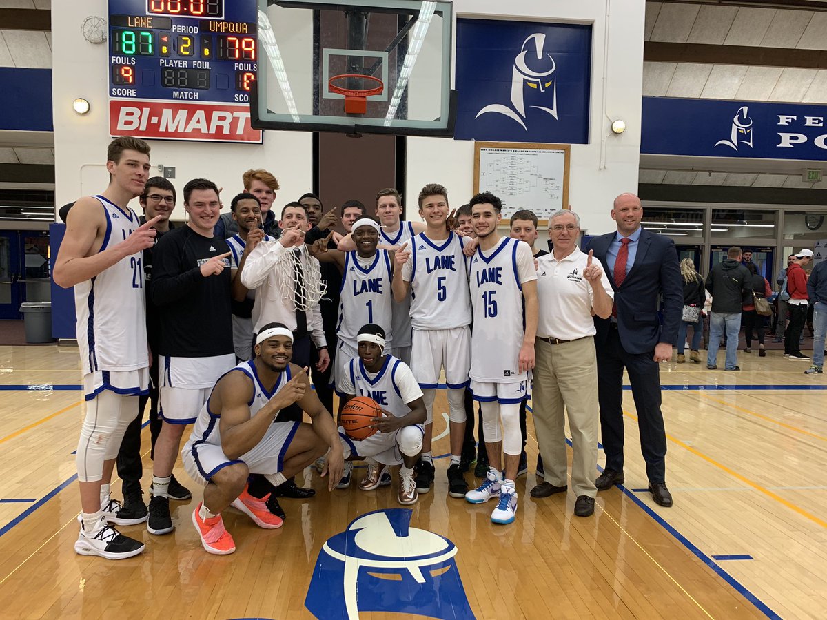 sidra_white's tweet photo. SOUTH REGION CHAMPS!!!! So proud of you @CoachJoeWhite1. You got this done in your FIRST EVER head coaching position. You EARNED this!!!! 🥇 https://t.co/ZiFv4oOm3a