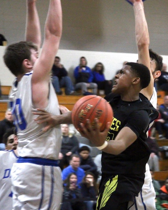 DesireeKeegan's tweet photo. .@jpharding44's double-double (24 pts., 10 rebounds), @KillerBeesBall's help defense lead #Bridgehampton to defeat of Roscoe Central. @straight_bucket's spin move, 15 pts, 8 assists, 4 rebounds also delight: https://t.co/FoPtLScLDL https://t.co/uVP5KdNcCq