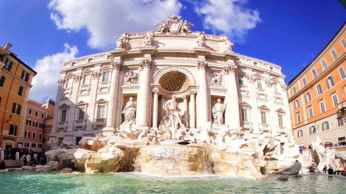 PiSOLOcamera's tweet photo. Rome Vacation
The Trevi Fountain, the most famous baroque style fountain in the world. Completed in 1762, it is undoubtedly one of the most popular spots in Rome.
羅馬假期
特雷維噴泉，每年加起來150萬歐元的許願硬幣是誰的呢？ https://t.co/VqLyyXGeT0