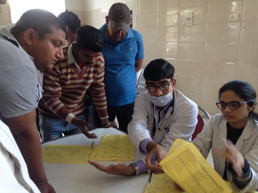 NewsX's tweet photo. iTV foundation blood camp: Hundreds of citizens participate in the blood donation camp at Assandh, Karnal in Haryana.
#iTVFoundation @Inkhabar https://t.co/gYifnasQA3