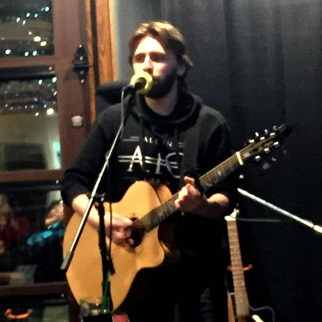 adam_advosary's tweet photo. From this #weekend
#AdamPrezio #Advosary #Singer #Singing #Songwriter #Guitarist #Acoustic #Guitar #PRS #Bassist #Drummer #Musician #Music #OpenMic #OpenStage #Live #LiveMusic #Canada #Canadian #CanadianMusic #Beard #Nitehawk #SkiHill #March #Winter #AliceInChains https://t.co/UmfjtXfb9o