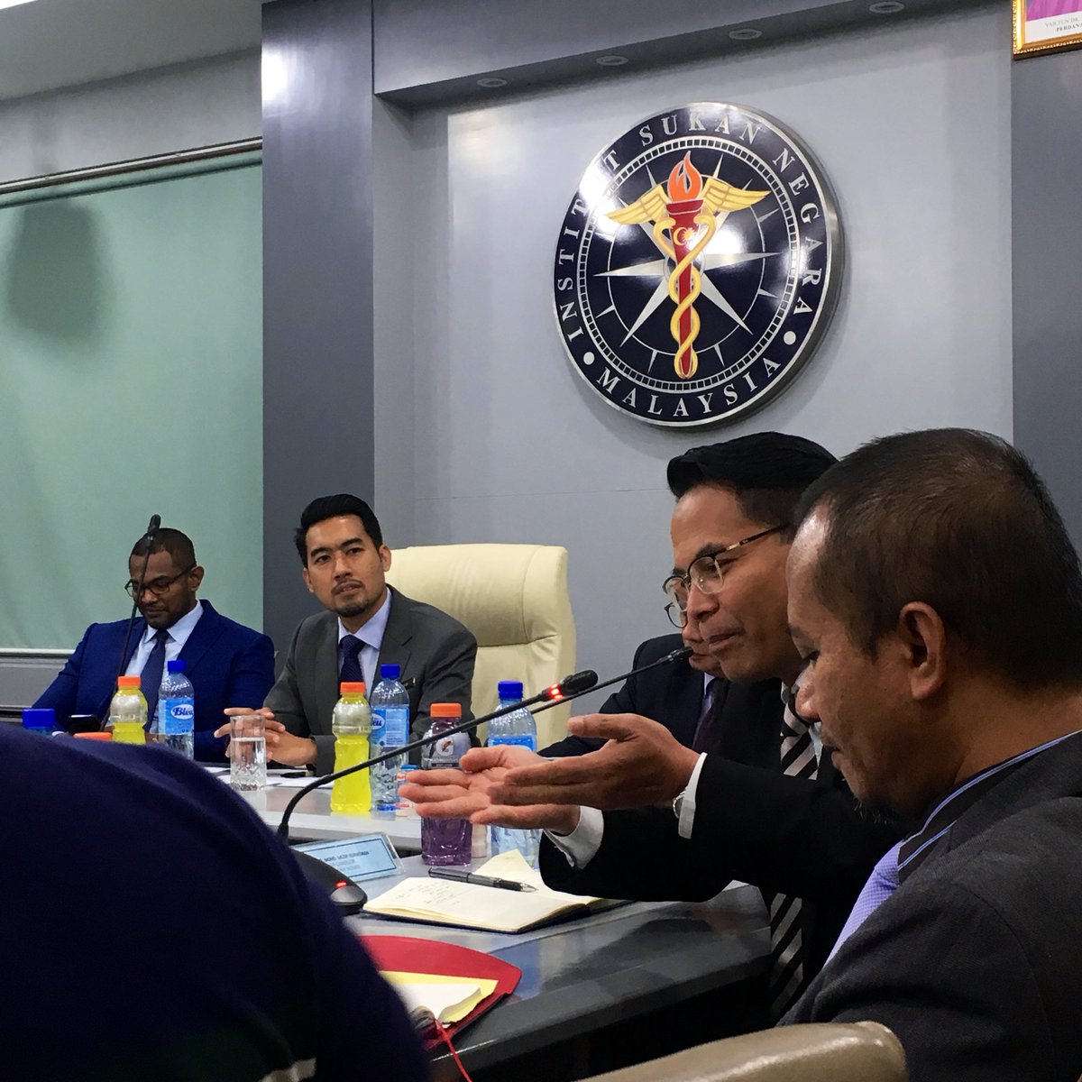 amd_uitm's tweet photo. Mesyuarat Kolaborasi UiTM-ISN bersama Ketua Pegawai Eksekutif Institut Sukan Negara, En. Ahmad Faedzal Md Ramli dan TNC ICAEN UiTM serta TNC Penyelidikan dan Inovasi UiTM. https://t.co/dvTpfCMokv