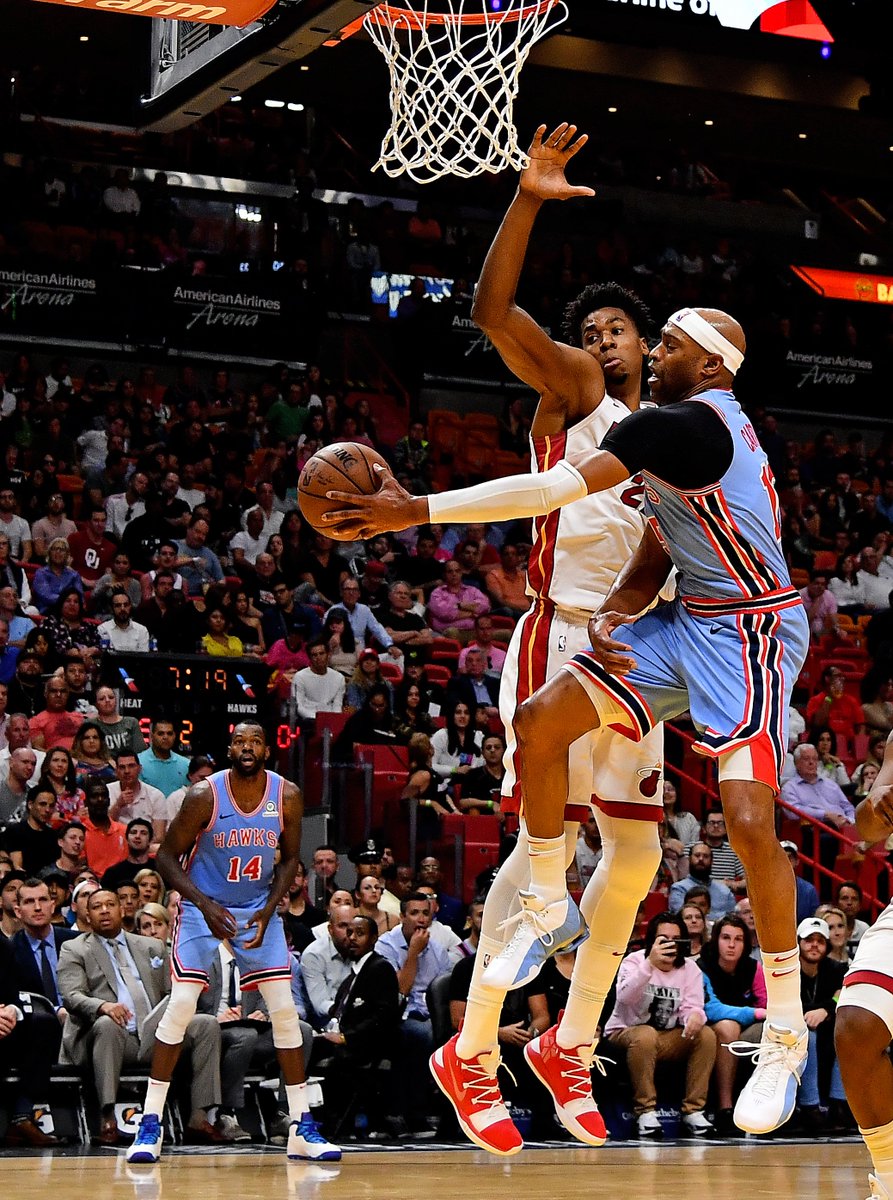 【影片】老當益壯!Carter半場4三分連跨3榜里程碑,超越甜瓜、Miller、Crawford-黑特籃球-NBA新聞影音圖片分享社區