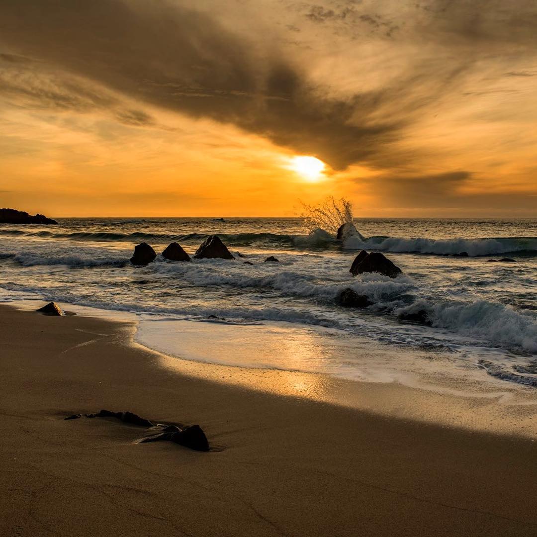 Sunsets at Carmel Beach are our favorite way to wrap up a perfect day. 📷by @photo917