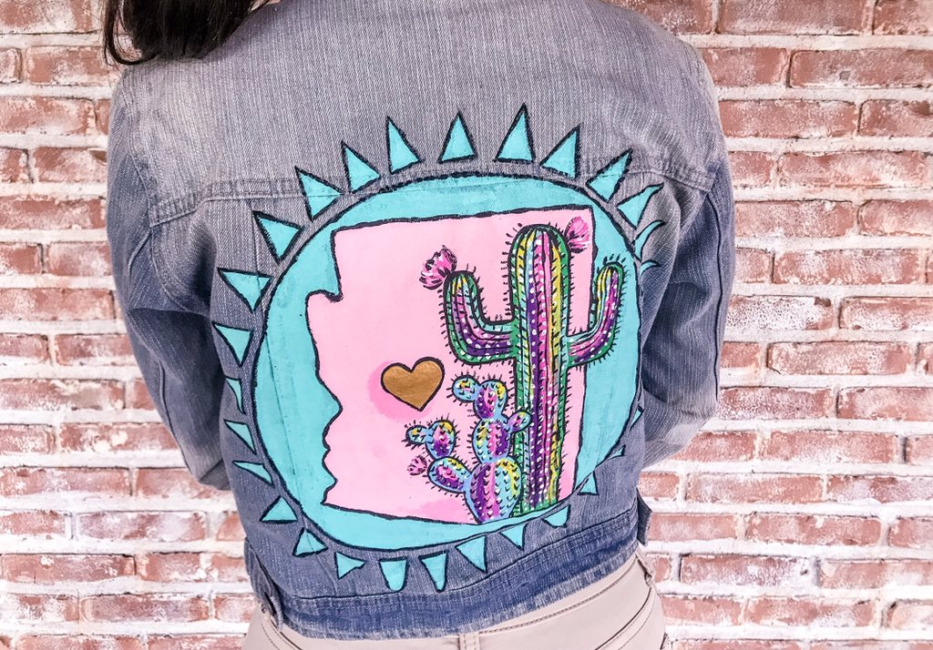 marilyroseart's tweet image. ☀️Arizona Sun 🌵
Use code: SPRING19 for 30% off today only!! 
marilyrose.bigcartel.com/product/arizon…

#ArtistOnTwitter #paintedjacket #painteddenim