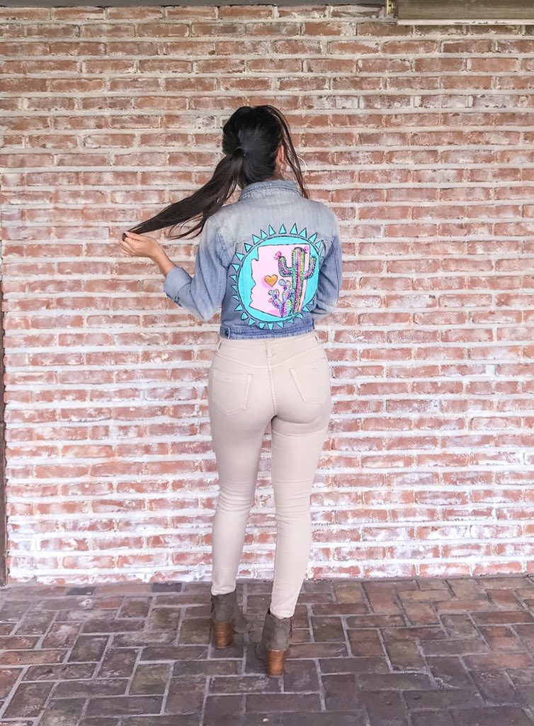 marilyroseart's tweet image. ☀️Arizona Sun 🌵
Use code: SPRING19 for 30% off today only!! 
marilyrose.bigcartel.com/product/arizon…

#ArtistOnTwitter #paintedjacket #painteddenim