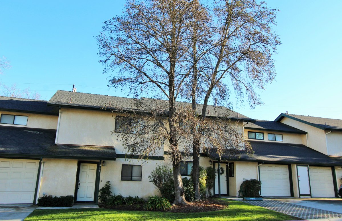 Mbrownslo's tweet photo. NEW LISTING ALERT! 
9174 Tiburon Circle, Atascadero Village condo features a generous THREE bedrooms &amp; 1.5 bathrooms! Hand scraped flooring throughout, close to EVERYTHING , 15min to SLO! Don't delay! #atascaderorealestate
Contact 805.712.1949 or Michelleb@MerrillRe.com to view! https://t.co/1ZWc8eSMqL