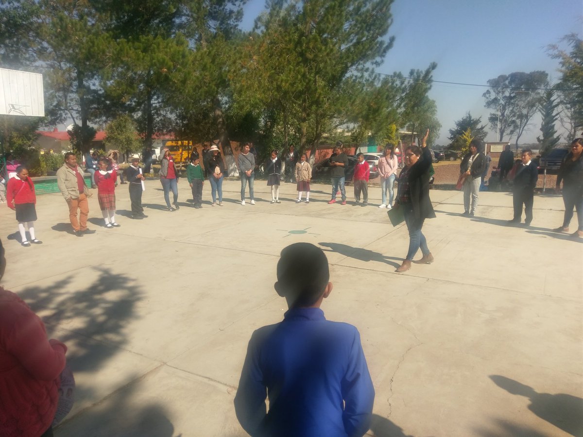 Lorena_CRUGA's tweet photo. Eliminatoria de niñas, niños y adolescentes en el gobierno, etapa sede regional.
Muestra de constancia y compromiso, por parte de los LEC, alumnos y Padres de Familia.
"La única discapacidad del ser humano es decir no puedo" 
Gracias a todos
@aleatm2 
@EducacionComuni
@CONAFE_mx https://t.co/vBU9lrzHxi