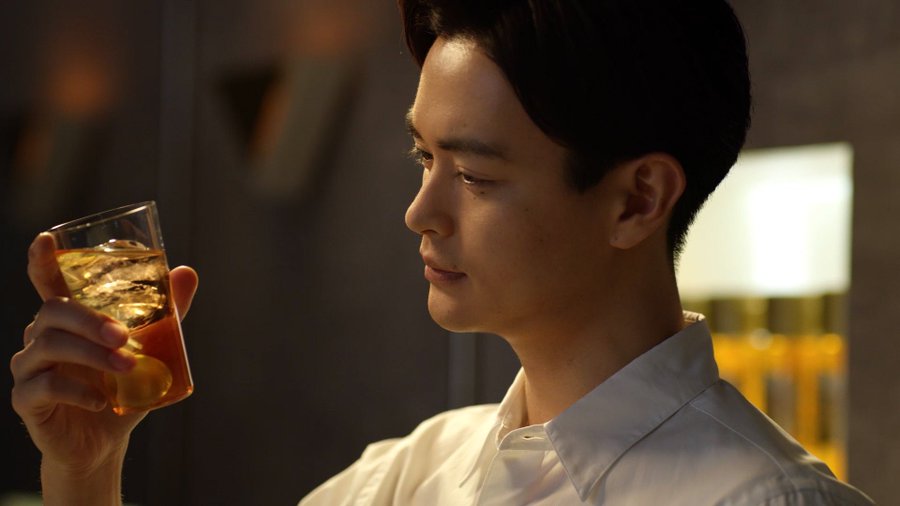 Choya梅酒cmの男性は誰 梅酒を味わう彼のプロフ Snsを調査 話題いろいろ Com