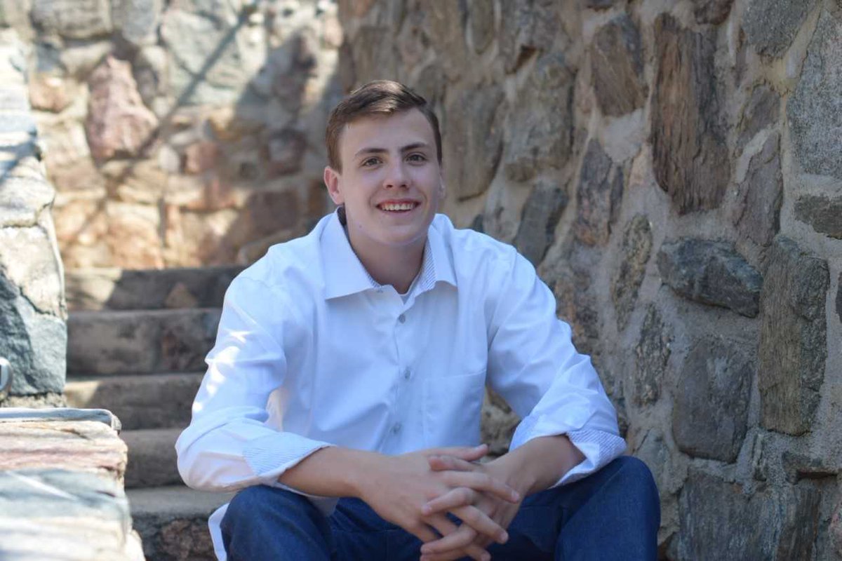 DillonMThomas's tweet photo. --TOGETHER TO BEAT #CANCER--
In the last two years, SIX @RMHSLOBOS students in #FortCollins have battled cancer...four of which came from the Class of '19 alone!

After one student lost her battle, the rest teamed up w/ classmates to raise money to find a cure. Only @CBSDenver 10 https://t.co/KHlbqOznKT