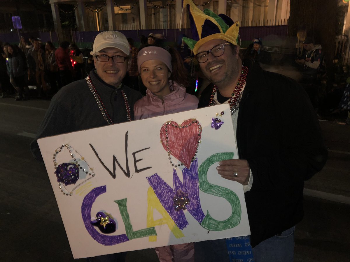 LisaAbbrecht's tweet photo. Thank you @KerruecheTran for being so excited for our sign! You all looked fabulous! @ClawsTNT #clawsladies #orpheus2019 https://t.co/gMbPnIJPyn