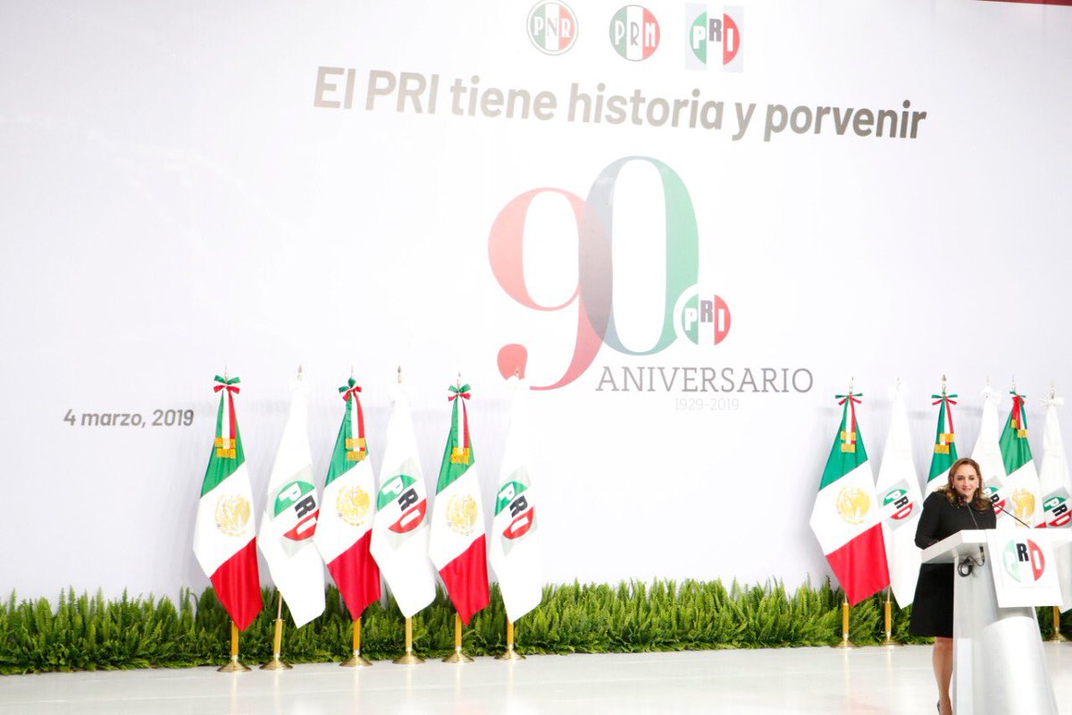 ruizmassieu's tweet photo. El @PRI_Nacional nació para servir a México. Los priistas celebramos los 90 años orgullosos de nuestro pasado y con la frente en alto, dispuestos a construir el futuro. #PRI90Años https://t.co/juyQGSsbFn