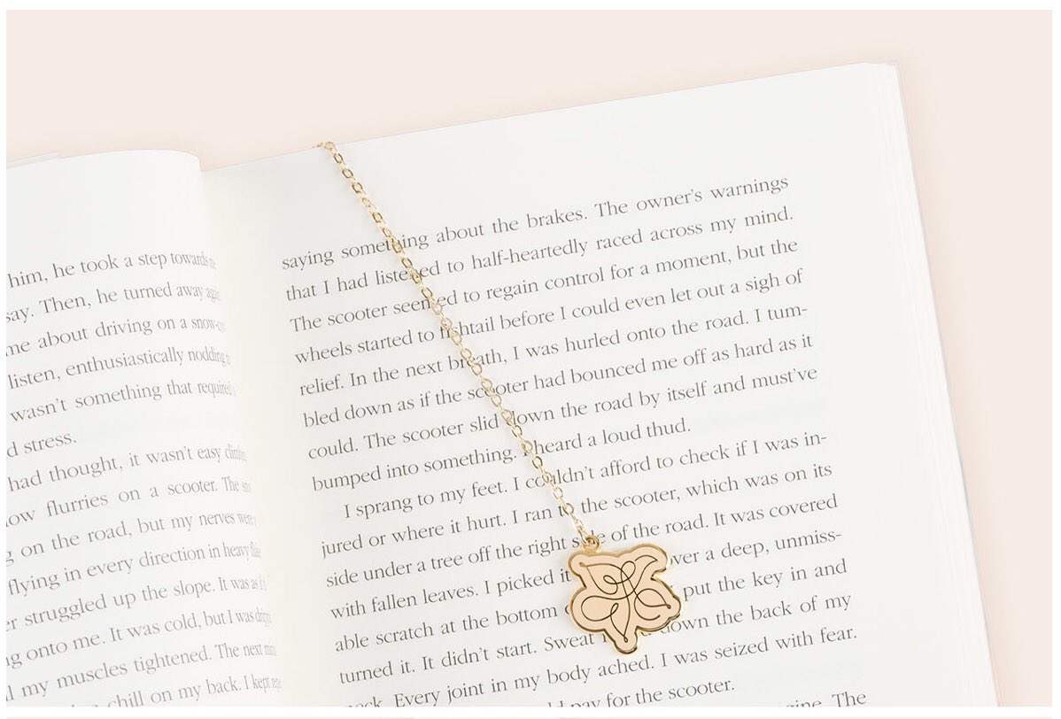 AccStark_Shop's tweet image. [#PlzRT] พรีออเดอร์ SMERALDO Bookmark
• ราคา 600฿ รวมภาษี จ่ายรอบเดียว
• ค่าส่ง 30/50
• รับ 10 ชิ้น
• สั่งทาง DM

- สินค้าวางจำหน่าย :: 20/3/2019
- สินค้าเข้าไทยหลังวางจำหน่าย 15-20 วัน

#ตลาดนัดบังทัน #ตลาดรถไฟบังทัน