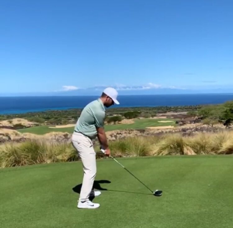 chambleebrandel's tweet photo. Matt Wolfe, with his rounded back and “sloppy posture” is set up to move like the best of all time. Well coached by @GeorgeGankas who knows that “bad posture” facilitates ideal movement. https://t.co/WhNdRu3nUm