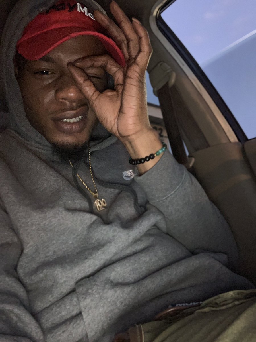 forevahunnit's tweet photo. 🦍👌🏾#MudTalk #Mixtape Coming soon stay tuned https://t.co/bnVmwyfIWP