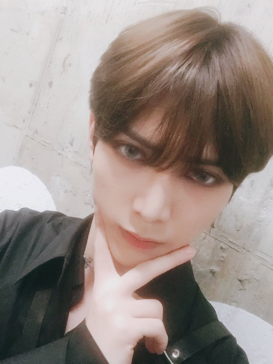 ATEEZofficial's tweet photo. [#여상] 여전히 머리할 때마다 고민 중인 깐여상vs덮여상
우리 에이티니의 선택은?!
#ATEEZ #에이티즈 https://t.co/nrF8kjDznz
