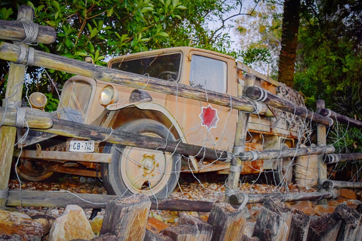 Usj情報局 L C A Studios ちょっとだけ 映画 インディ ジョーンズ 最後の聖戦 の撮影に実際に使用された戦車やトラックが ジョーンズ先生にも会えます Usj情報局 L C A Studios ちょっとだけ 映画 インディ ジョーンズ 最後の聖戦 の撮影に実際に使用された戦車やトラックが ジョーンズ先生にも会えます