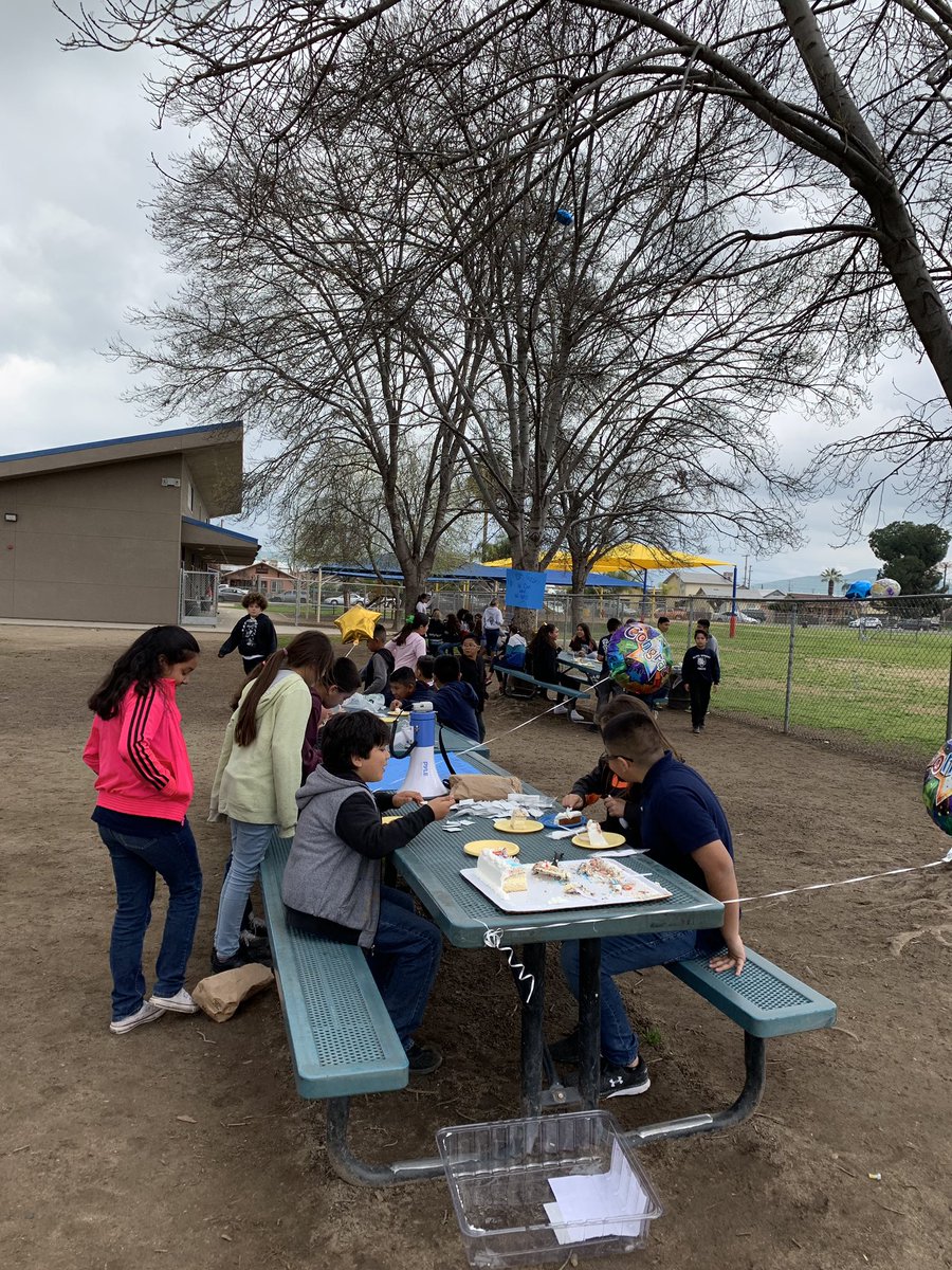 Fletcher5thGr's tweet photo. Had a last minute celebration for Ss who met standard on the ICA! 60% of 5th graders! Couldn’t be more proud of their growth, and definitely couldn’t let it go unnoticed! @JoseLGarcia_88 #WeAreNotHereToBeAverage #WeAreHereToBeAmazing #OurTime2Shine #5thGradeSquad #Relentless https://t.co/PqWjmboAgR