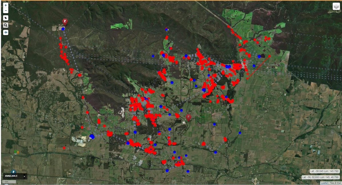 Great picture of where aircraft scooped (blue) and dropped (red) at Bunyip on Sunday, built from tracking data supplying the ARENA software. Hat-tip to all agencies and pilots still working on this fire and others @DELWP_Vic @EMV_news <a href="/CFA_Updates/">cfa_updates</a> <a href="/ParksVictoria/">Parks Victoria</a> #weworkasone