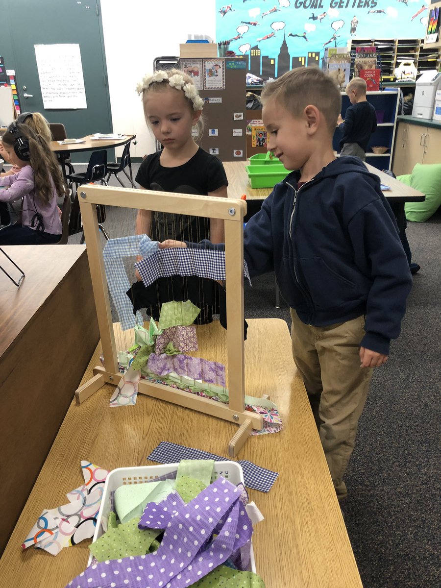 BrittniTuttle's tweet image. Introduced a weaving loom to my kiddos today.❤️ They were very focused while putting the fabric in the correct places and love to mix up all the different patterns of fabric. #purposefulplay #cvEAK @avocadogators @CajonValleyUSD #finemotordevelopment