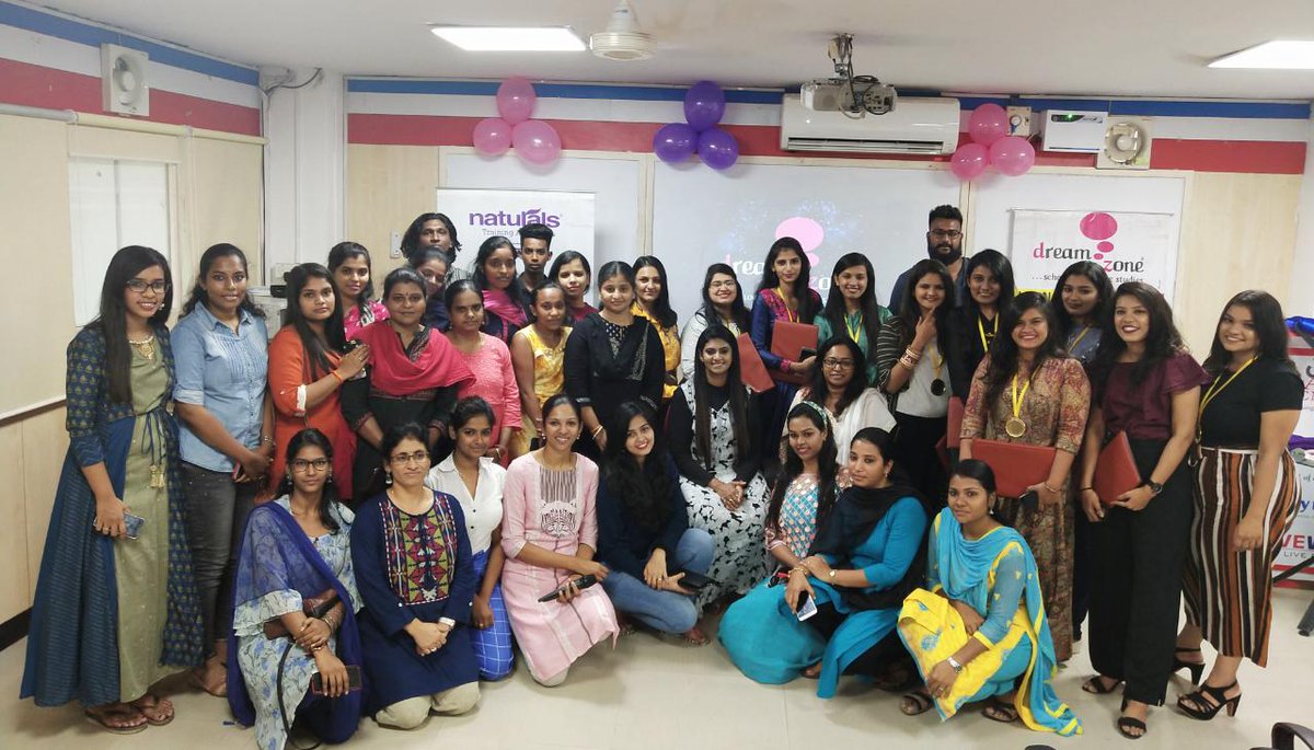 DreamZoneSchool's tweet photo. DreamZone Graduation Day 2018-2019. Wishing you all the very best on your graduation day and beyond. All the best!
#Dreamzone #fashiondesign #interiordesign #graphicsdesign #Webdesign #personalgrooming #makeupandmakeover https://t.co/I0l8iz1zFr