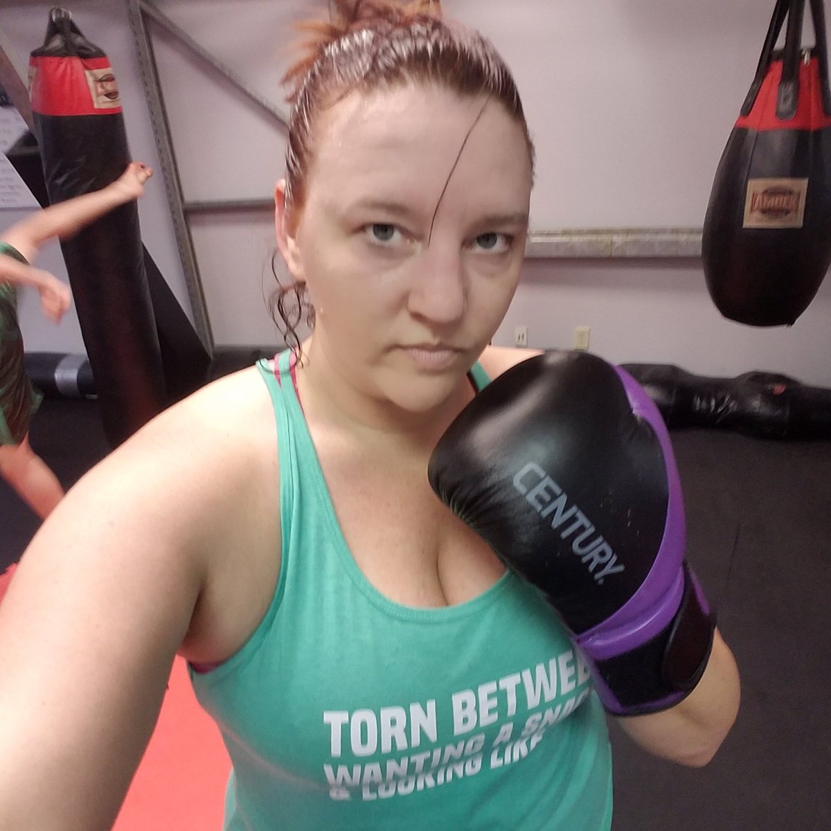 radtke_tina's tweet photo. I'll be happy to demonstrate what hits like a girl really means #Kickboxing #KickboxingGirl #Punch #Kick #WeightlossJourney #FatToFit #FitBride https://t.co/mOB9rgYeHr