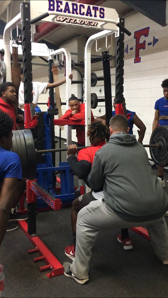 WeemsTy's tweet photo. Rb group really working hard with 460 sqt and 310 power clean! Can’t wait to see these guys in pads! https://t.co/3plsGM6SlU