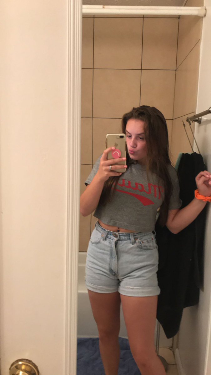 QueenAshleighh's tweet photo. #summerthread 🥺 cause i miss it https://t.co/UNI2Da7TQW