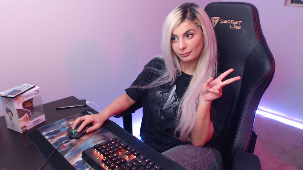 NotDefinch's tweet photo. live for a lil whilee wooo

Twitch: https://t.co/gMcEZburhU                  
Merch: https://t.co/1lndxNyhrt https://t.co/Egt7YPWz1P