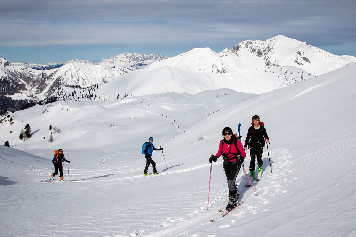 SAGTriesteCAI's tweet photo. Nel weekend, 23-24.02, il #Corso Base #SA1 #Scuola di #Scialpinismo Città di #Trieste guidato dal direttore di corso R. Valenti ha scelto come location gli Alti Tauri in #Austria. #esercitazioni sui #ricoveri d’emergenza e grandi #sciate.
https://t.co/38PhxhY9r8
@CAI150 @caifvg https://t.co/I3p1aVmNhB