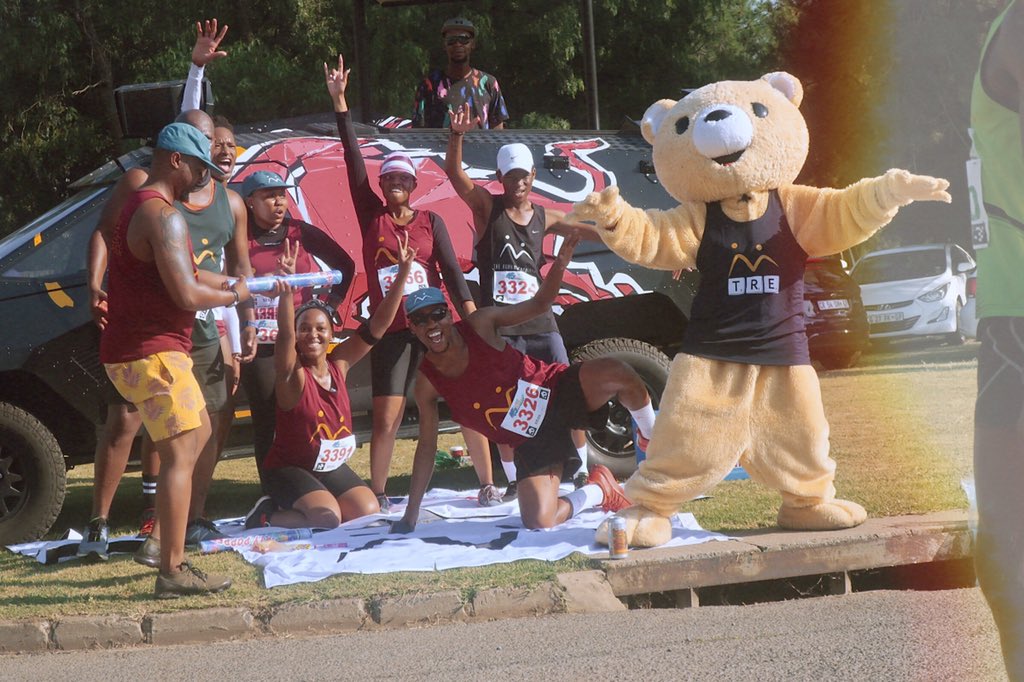 TREHOUSESBK's tweet photo. WE FUELLED, THEY FULFILLED! 〽️🔥🐻⚡️🎉💦🏂🍻🥇🥁
___
#vaalmarathon #therunningexchange #runningculture #sebokeng #runruthless #unityinmotion #fuelarunner https://t.co/UsbmVgwR2T