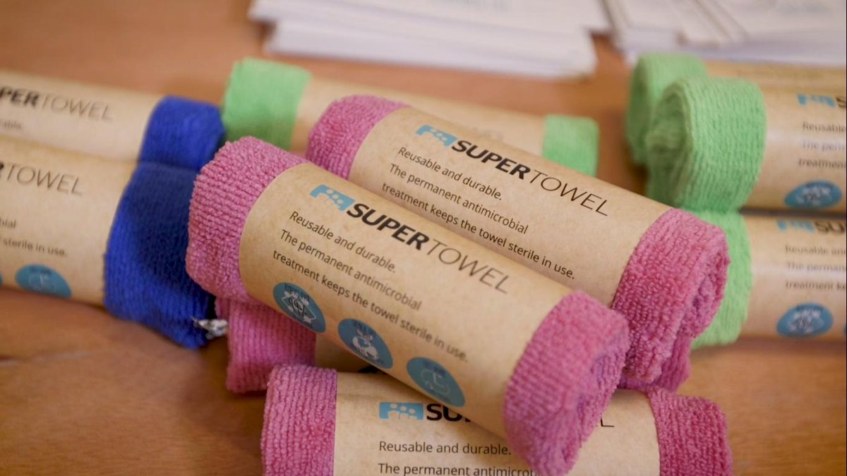 realreliefway's tweet image. Supertowel™ has been nominated for INDEX Award 2019. 
Supertowel™ is a novel hand-washing tool, that provides clean hands with little water and no soap.

award.designtoimprovelife.dk/nomination/4131

#handhygiene #INDEXAward2019 #humanitariandesign #danskprodukt #finalistDDA2018