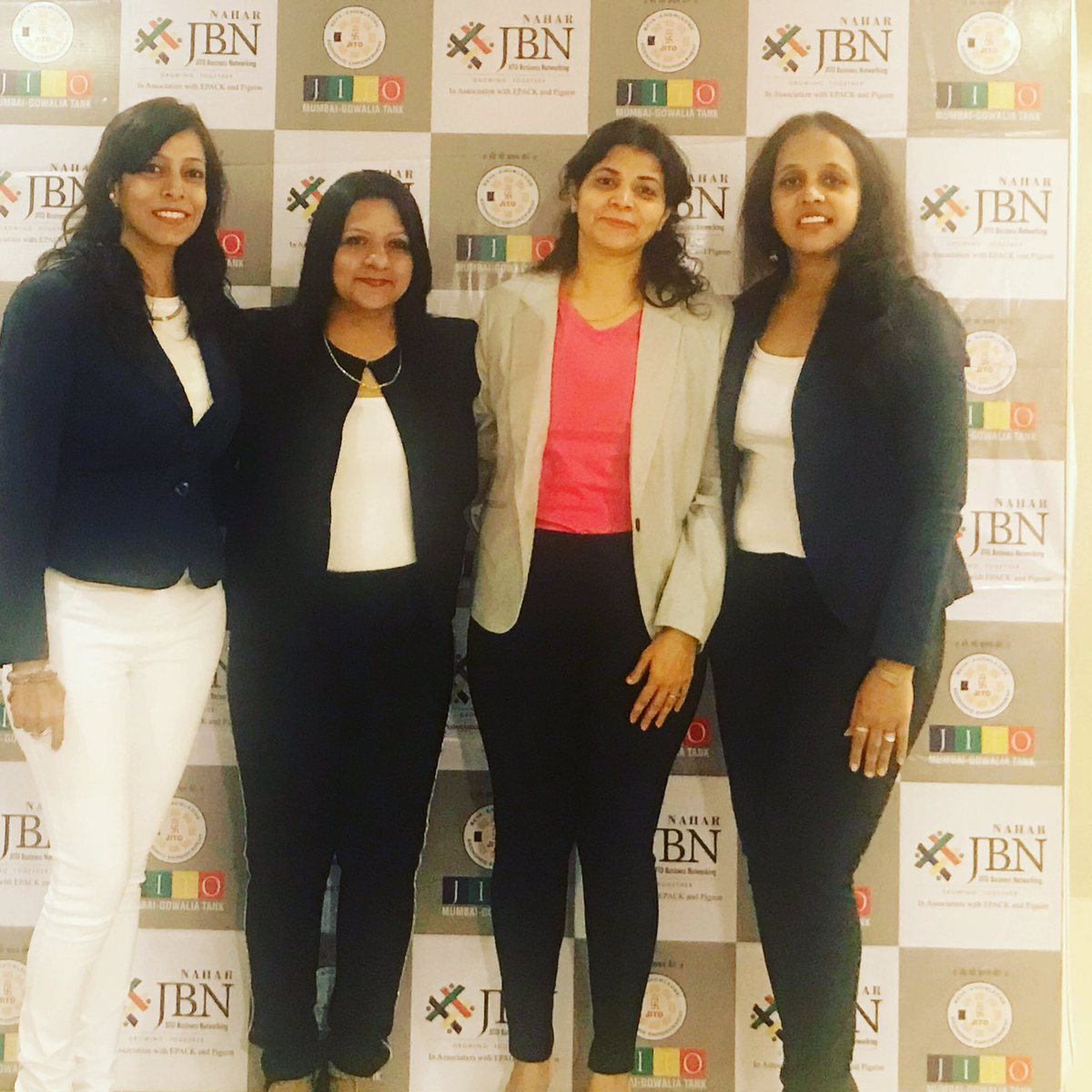 shashi_70's tweet photo. @LPLouisPhilippe @LPLouisPhilippe
Here's My #WorkMeetsPlay Moments @vijujain1 @kavitabokadia @parmarpoonam841 @priyu_16
#ContestAlert #Contest https://t.co/dnIr0ET80V