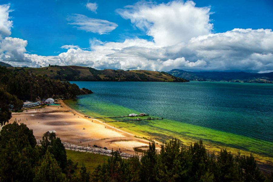 placestrip's tweet photo. El lago de Tota es un cuerpo de agua natural situado en el departamento de Boyacá, Colombia,

#placestrip #lago #de #tota #boyaca #colombia https://t.co/hXVu81AipW