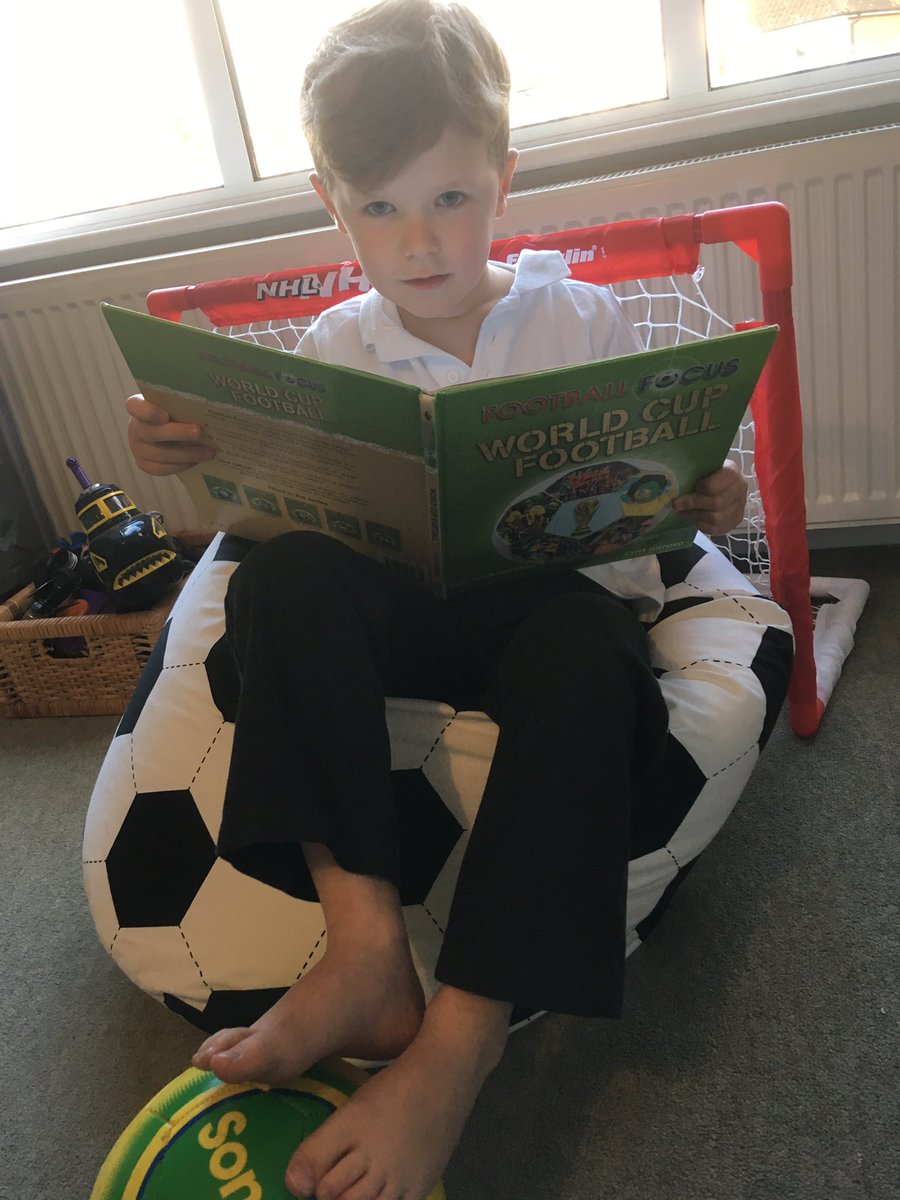 katiehez's tweet photo. #ODY1 loves to read about #football...though his favourite book used to be #dearzoo! #WorldBookDay2019 @mill_view #MVlovetoread https://t.co/RegxS0Vxw1