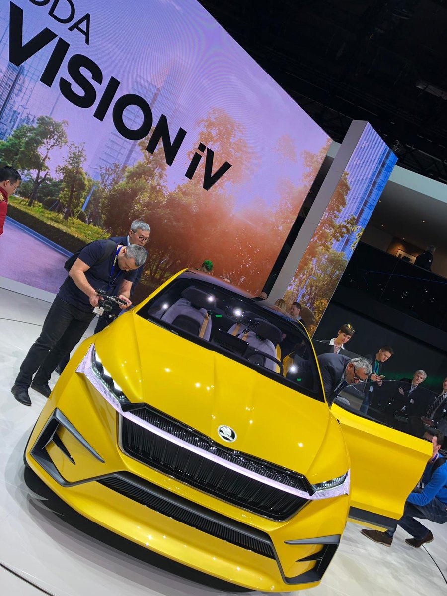 autovista_group's tweet photo. #Skoda’s 1st all-#electriccar, their #SkodaVisionIV #ConceptSUV previews @GimsSwiss!
Arriving-2021, it will go 0-62mph in 5.9secs - faster than any current Skoda & on to a limited top speed of 112mph
#GenevaMotorShow2019 #GIMSSWISS #ElectricVehicles
@skodaautonews @SKODAUK https://t.co/QPyYgj3VSx