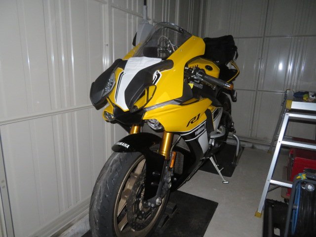 かと Yzf R1 60th Anv 先日はｒ１ で乗れなかったのでミーティングまで引きこもり確定 この時期 でも 花粉酷くて乗りたくないんだよなぁ １７日大洗ssミーティング参加で花粉症の方はマスクお忘れなく 以上 大洗ss花粉色r1乗りメンバーで