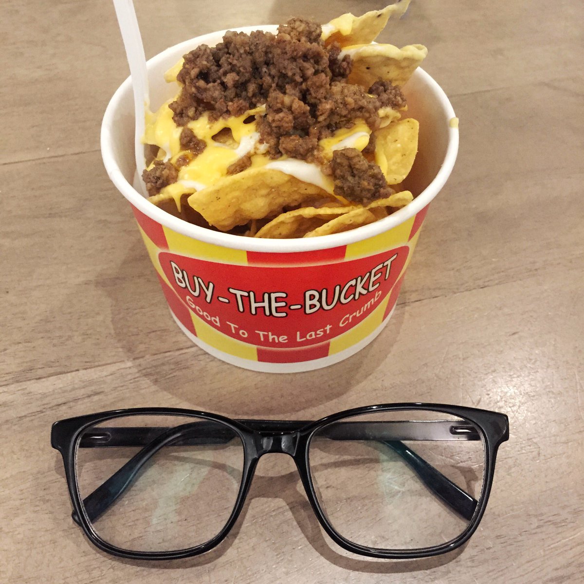 djcherrybombs's tweet photo. Bombs Quality time 🍒💣🖤👓 

#EverythingOnIt #Nachos #Grateful #sudslevel #exercise #BombsTherapy #AllSinfulEverything 

#chips #garlicmayo #chili #yum  #snack #foodphotographer #food #foodstylist #foodphotography #FoodStyling  #foodporn https://t.co/FzqeMqJYH1