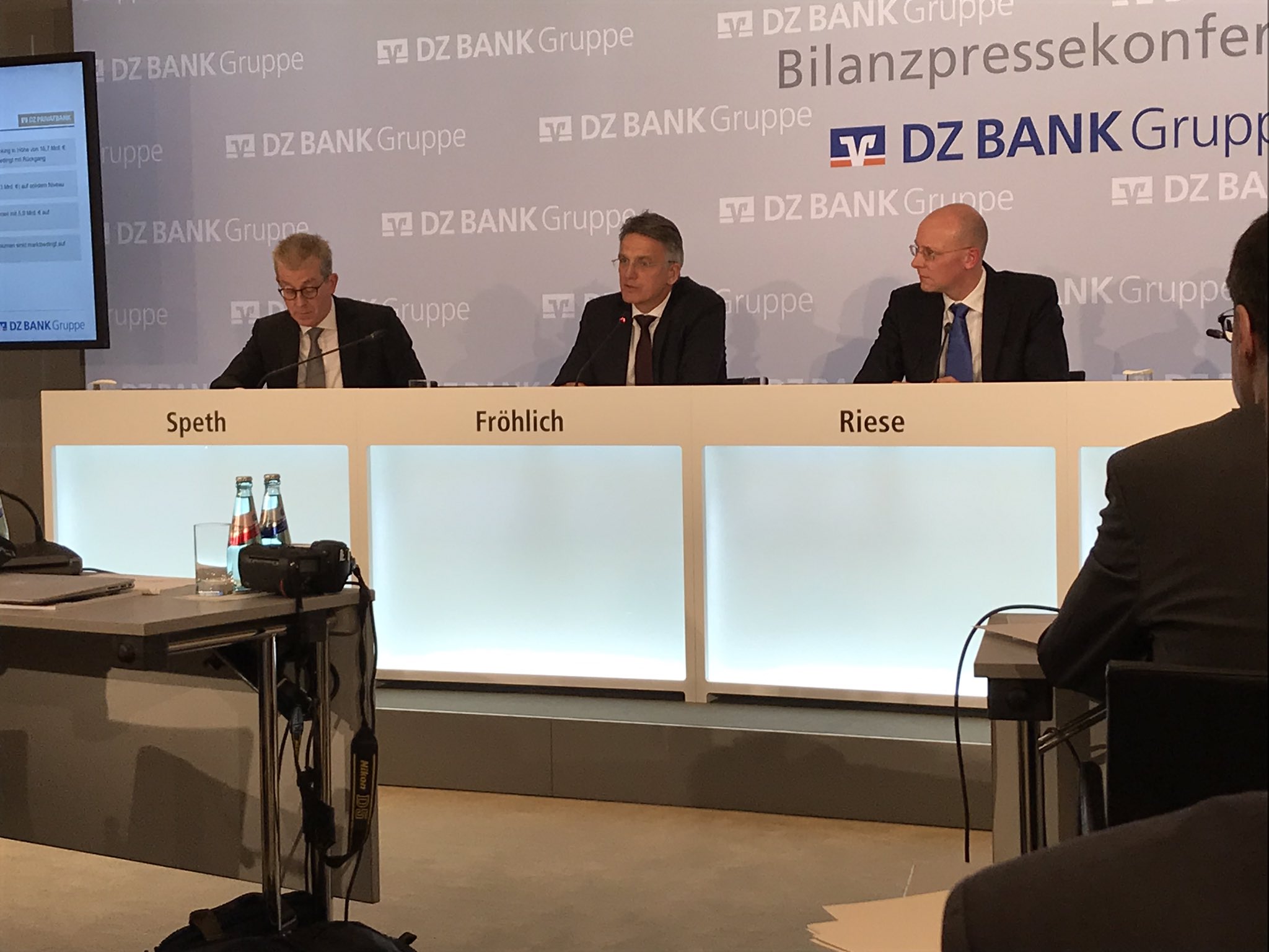 Dz Bank Ag Das Resultat Belegt Einmal Mehr Unsere Hohe Innere Ertragskraft Haben Das Kundengeschaft Insbesondere Gemeinsam Mit Genobanken Weiter Ausgebaut Und Unseren Wachstumsanspruch Untermauert Uwe Frohlich Co Ceo Dzbank