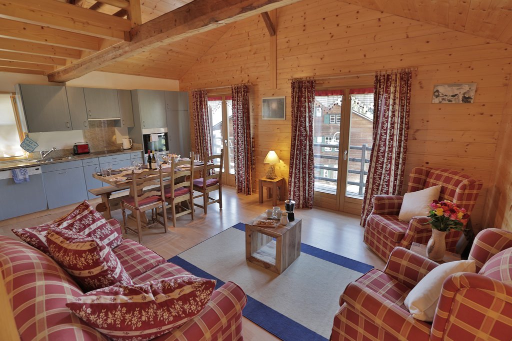 SkiArmadillo's tweet photo. Do you and 5 others want to visit Verbier in March or April? We still have some catered chalets available, including CHALET DARBAY. 😍 This free-standing chalet in the heart of the resort gives you easy access to all things skiing and après-ski. ⛷🥂

#TravelTuesday #holidays https://t.co/vc0PrKrJNf