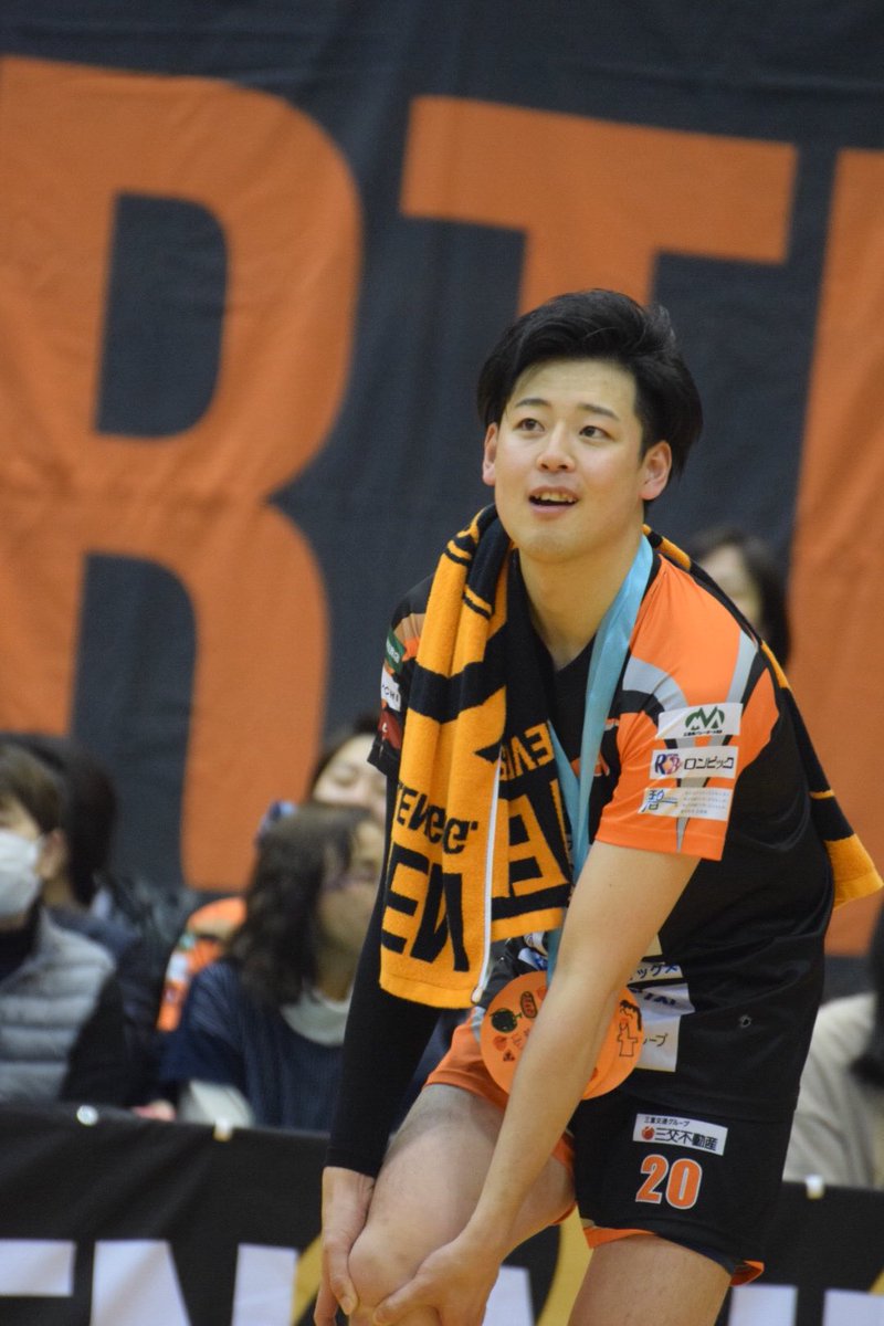 ym7608's tweet photo. 友達に前の日はベンチアウトだったと聞いていたので心配だったけど落合さんのプレーみれて嬉しかったですʚ(⑅ ' ꒳​ ' )ɞ

#ヴィアティン三重
#ヴィアティン三重バレーボール 
#落合一輝 

2019年3月3日 三重 https://t.co/wogKMM1yEb