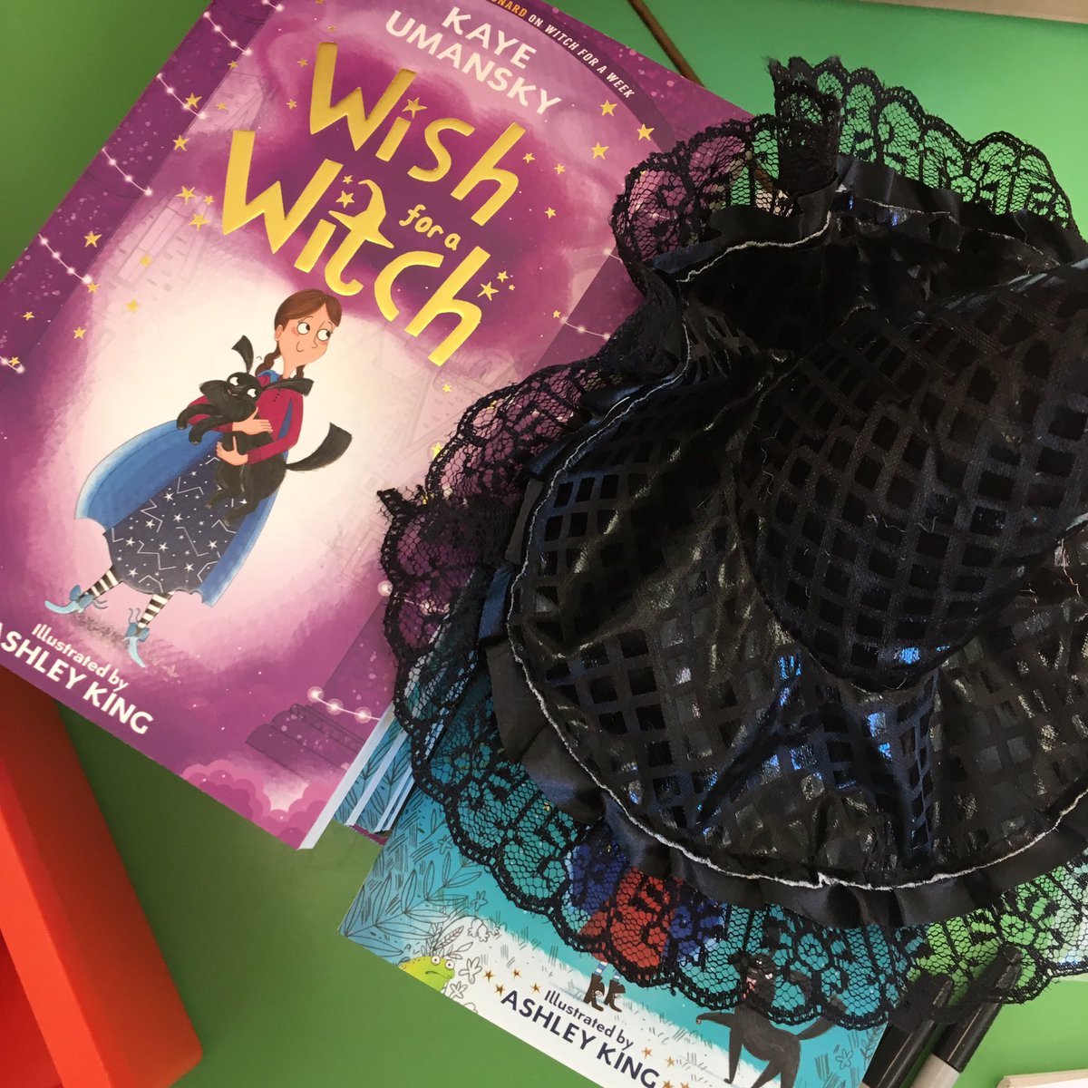 simonkids_UK's tweet photo. Celebrating World Book Day week with @KayeUmansky #WitchForAWeek https://t.co/h0qoyhVPOM