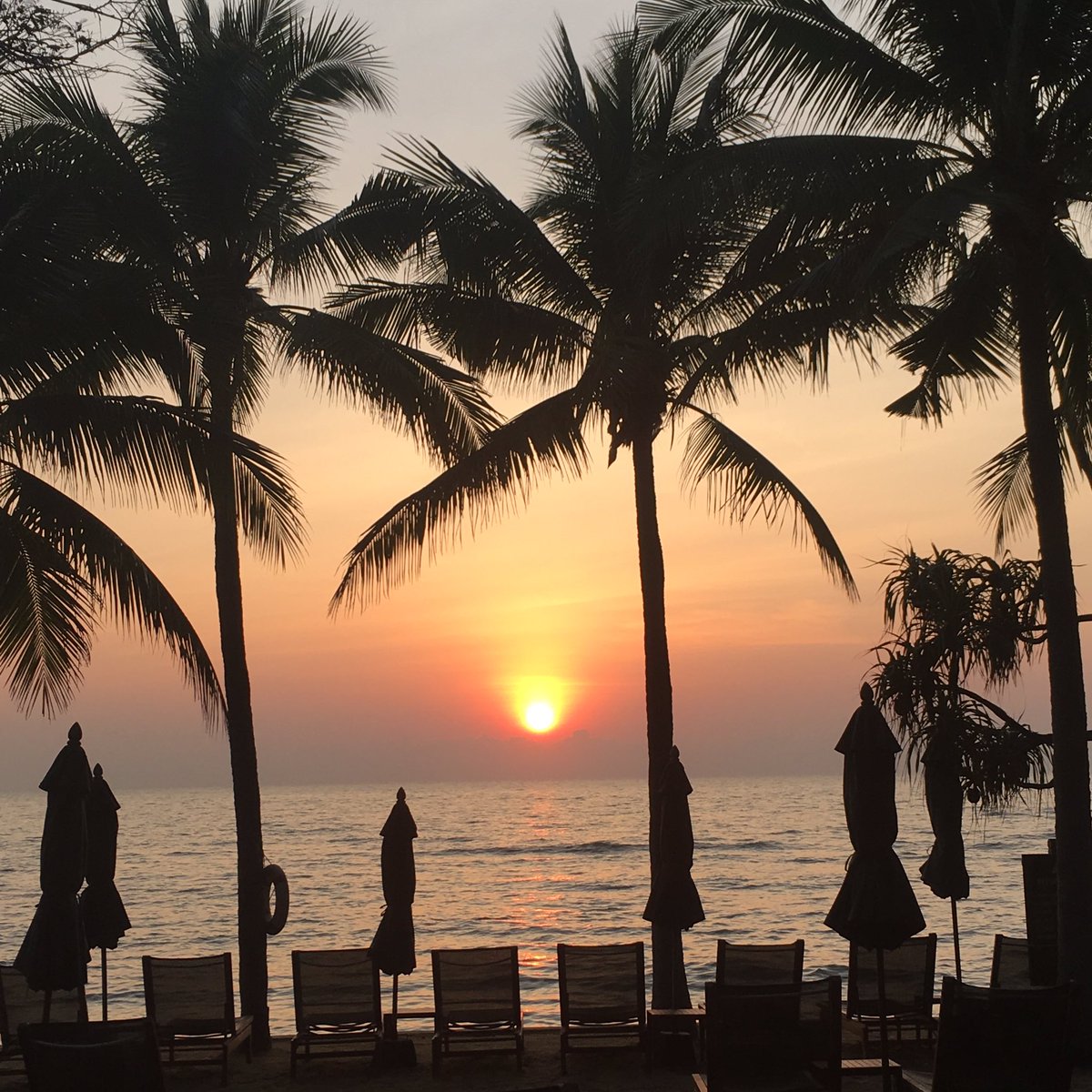 Matineegirl's tweet photo. Morning! #obviouslynofilter #HuaHin #Thailand #SoBeautiful https://t.co/w8eulCgTJJ